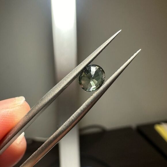 .52ct oval cut, VVS quality green sapphire!! - Picture 3 of 7